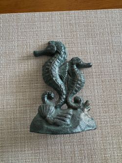 Seahorses metal door stop