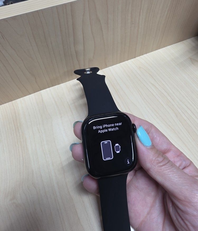 Apple Watch Series 10  In Exellent Condition ,46MM. Firm Price. 