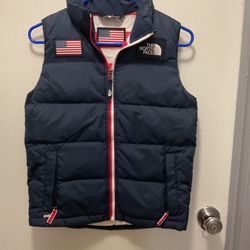 Boys The North Face Vest New