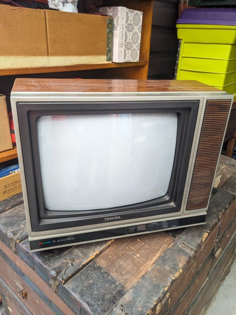 1986 Toshiba Retro CRT TV