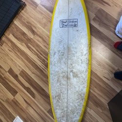 Surfboard 5’10