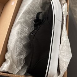Brand New Atwood (canvas Black And White Vans Shoes