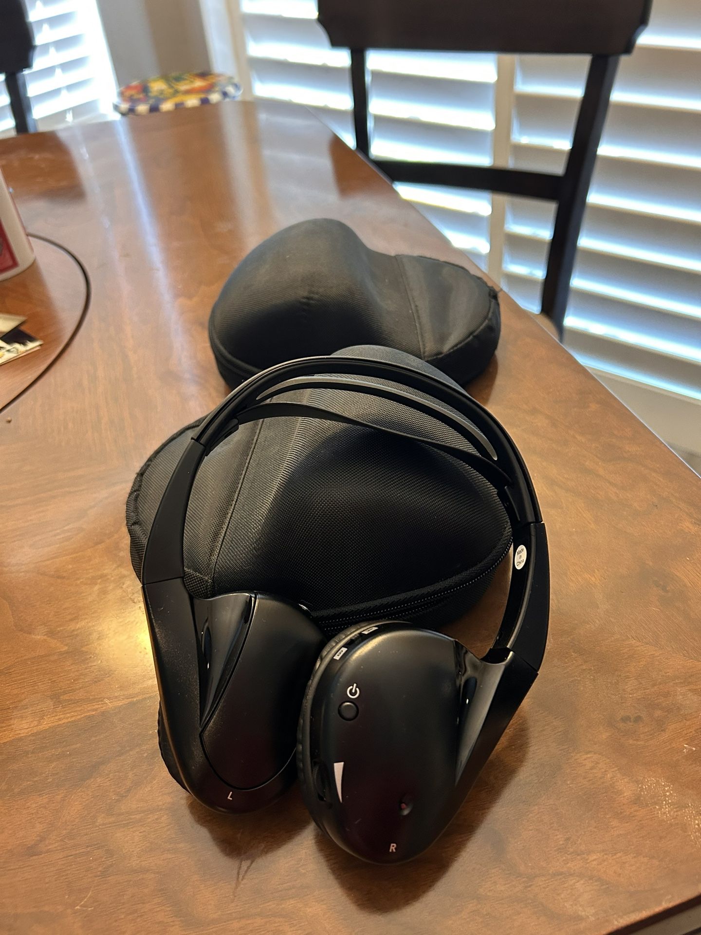 2 Sets Wireless Headphones For Car TV