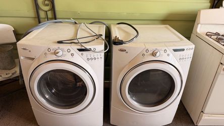 Whirlpool Duet Front-Load Washer and Dryer Set
