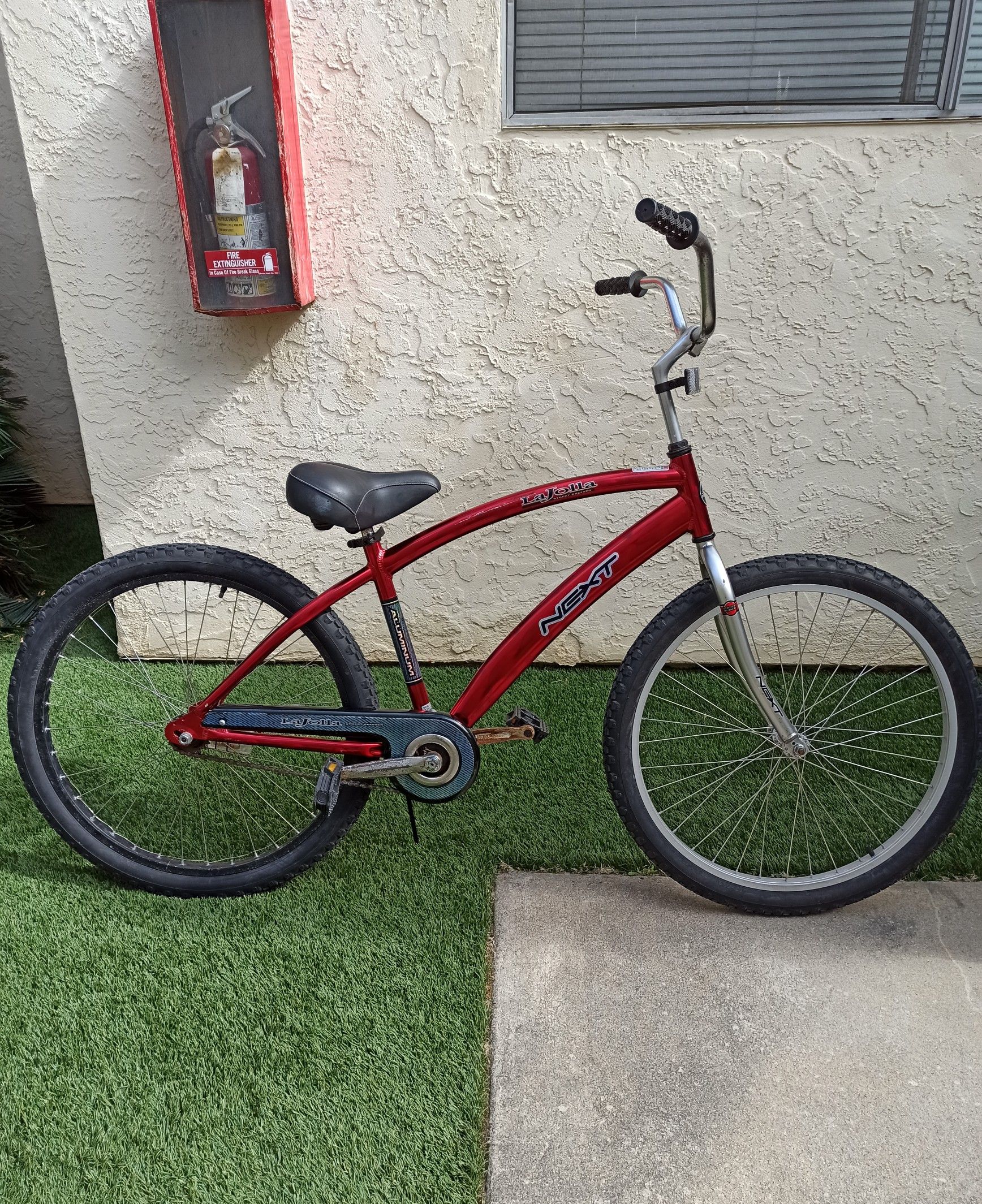 NEXT red cruiser bike La Jolla (READ DESCRIPTION)