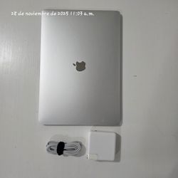 “MacBook Pro 15” 2019 (i7, 16GB, Radeon 555X, Touch Bar) – Screen Broken, Works Perfect with External Monitor”