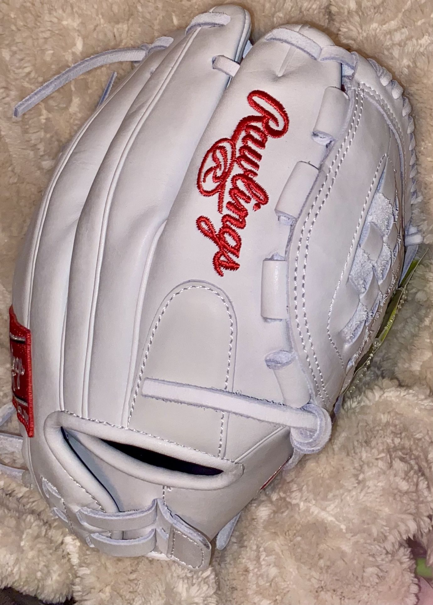 NEW Rawlings Pro Fast-pitch Softball Glove, Model RLA115 11.75 inches