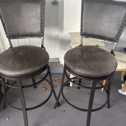 2 Bar Stools 