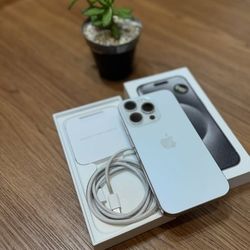 iPhone 15 Pro Unlocked / Liberado 😃