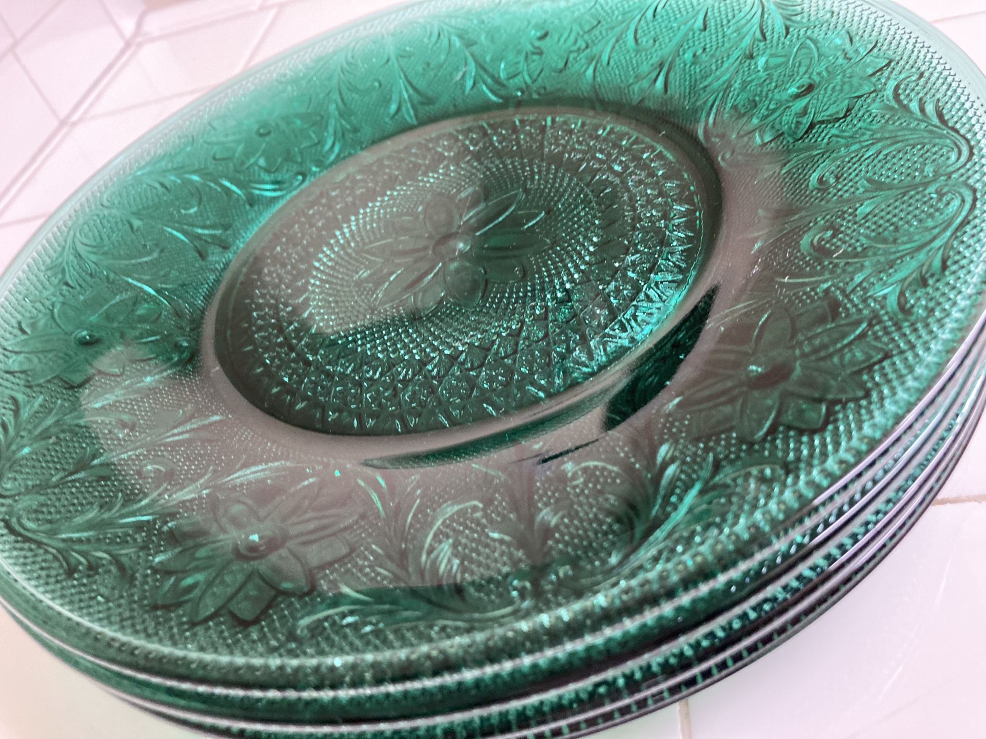 Rare Sandwich Glass Chantilly Green by TIARA plates