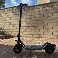 Long-lasting electric scooter
