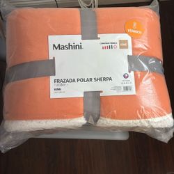 A brand-new double-layer blanket (King Size)