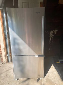 WHRIL POOL REFRIGERATOR BRAND NEW STAINLESS STEEL