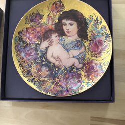 Christmas Rose Plate Edna Hibel