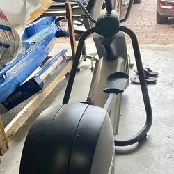 PRECOR ELLIPTICAL FITNESS CROSS TRAINER EFX 5.23 