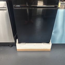 GE GPT225SGLBB portable Dishwasher 24 Inches Black