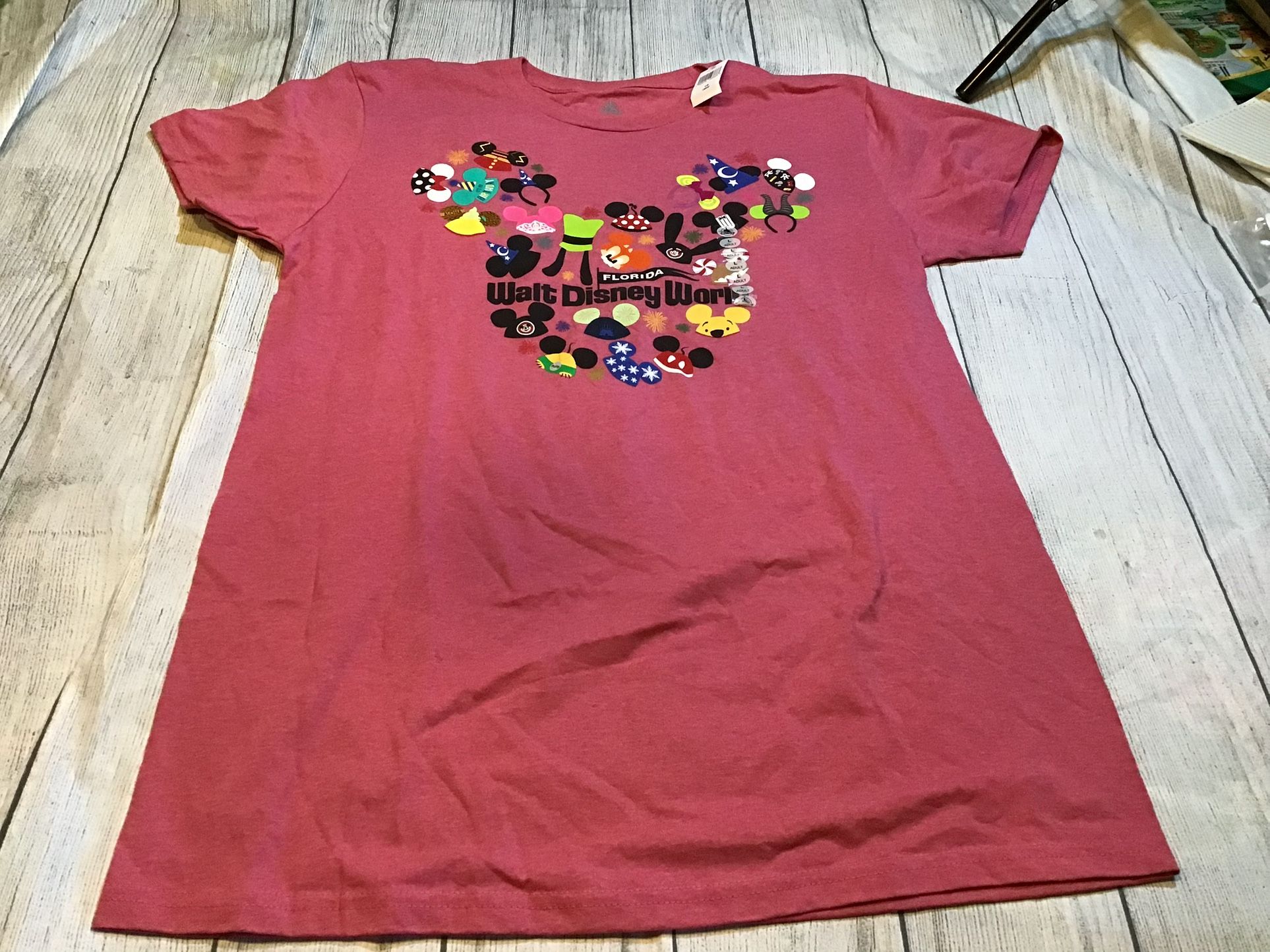 Walt Disney World Park Ear Hat Collage Mickey Mouse Unisex T-shirt Size Large -NWT