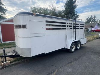 1960 Mudrm horse trailer