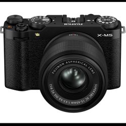 NEW Fujifilm X-M5 26.1 MP Mirrorless Camera BLACK XC15-45mmF3.5-5.6 With Lens