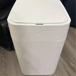 Big sale of small auto trash bin
