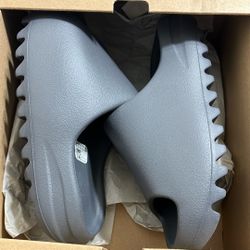 Yeezy Slide 