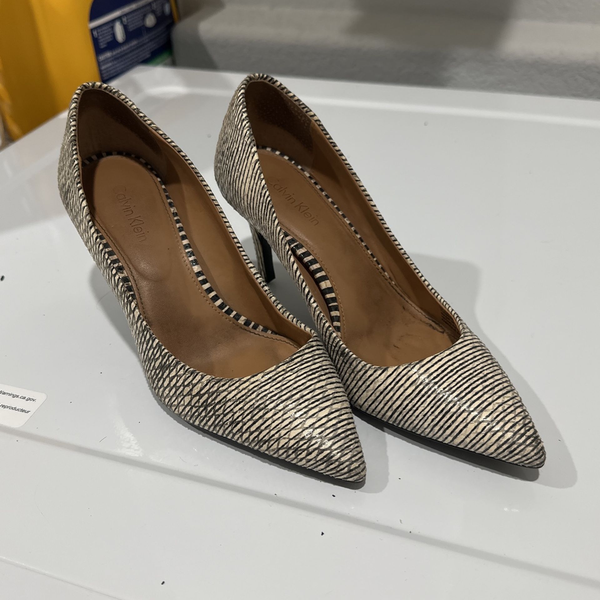 Black And White Pump