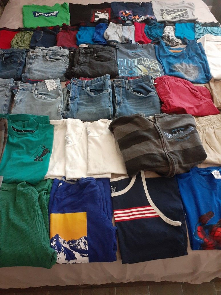 Boys Clothes All For $40 (43 Items total)