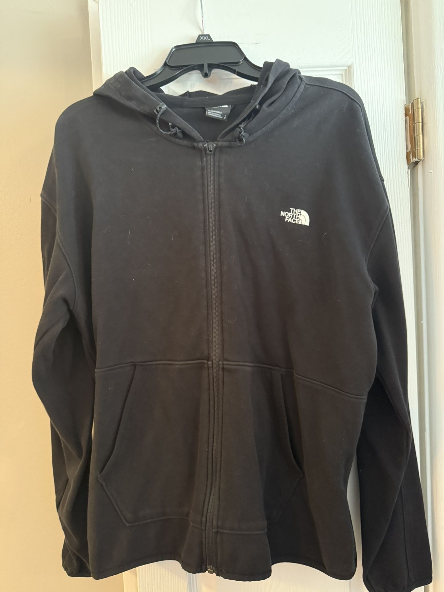 Large Men’s Northface Sweater