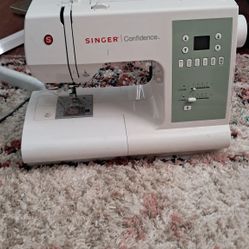 Singer Confidence Sewing Machine 