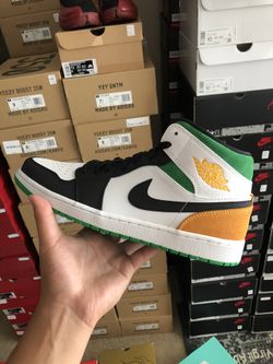 Nike air Jordan 1 Oakland mid size 11 brand new