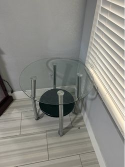 2 Matching end tables