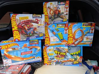 50$ 6 Hot wheel set bundle deal!