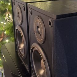 Infinity SM-65 Bookshelf Speakers – Compact but Strong, Clean Balanced Sound