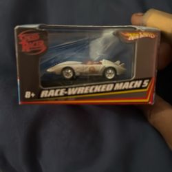 hot wheels Raced Wrecked Mach 5