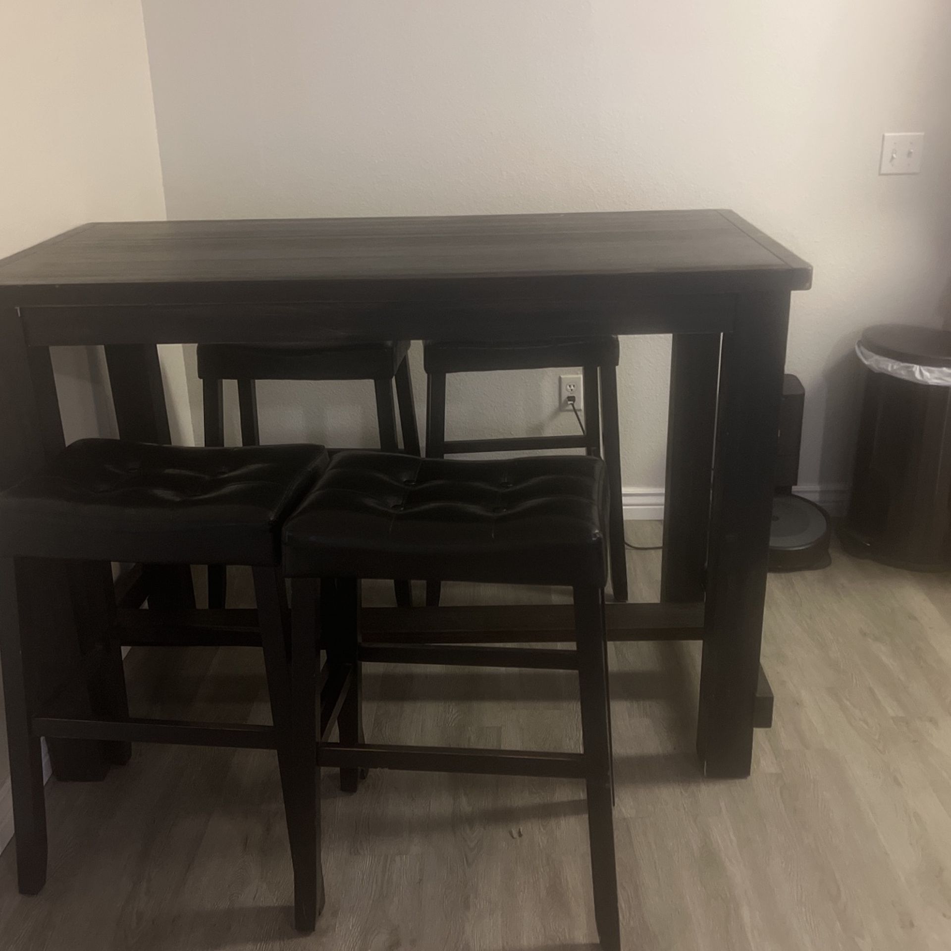 Kitchen Table And Bar Stools