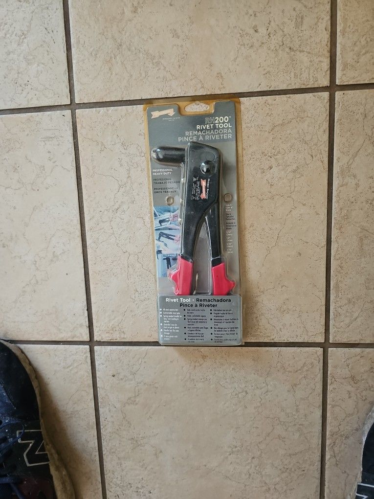 Arrow RH200 Pop Riveter