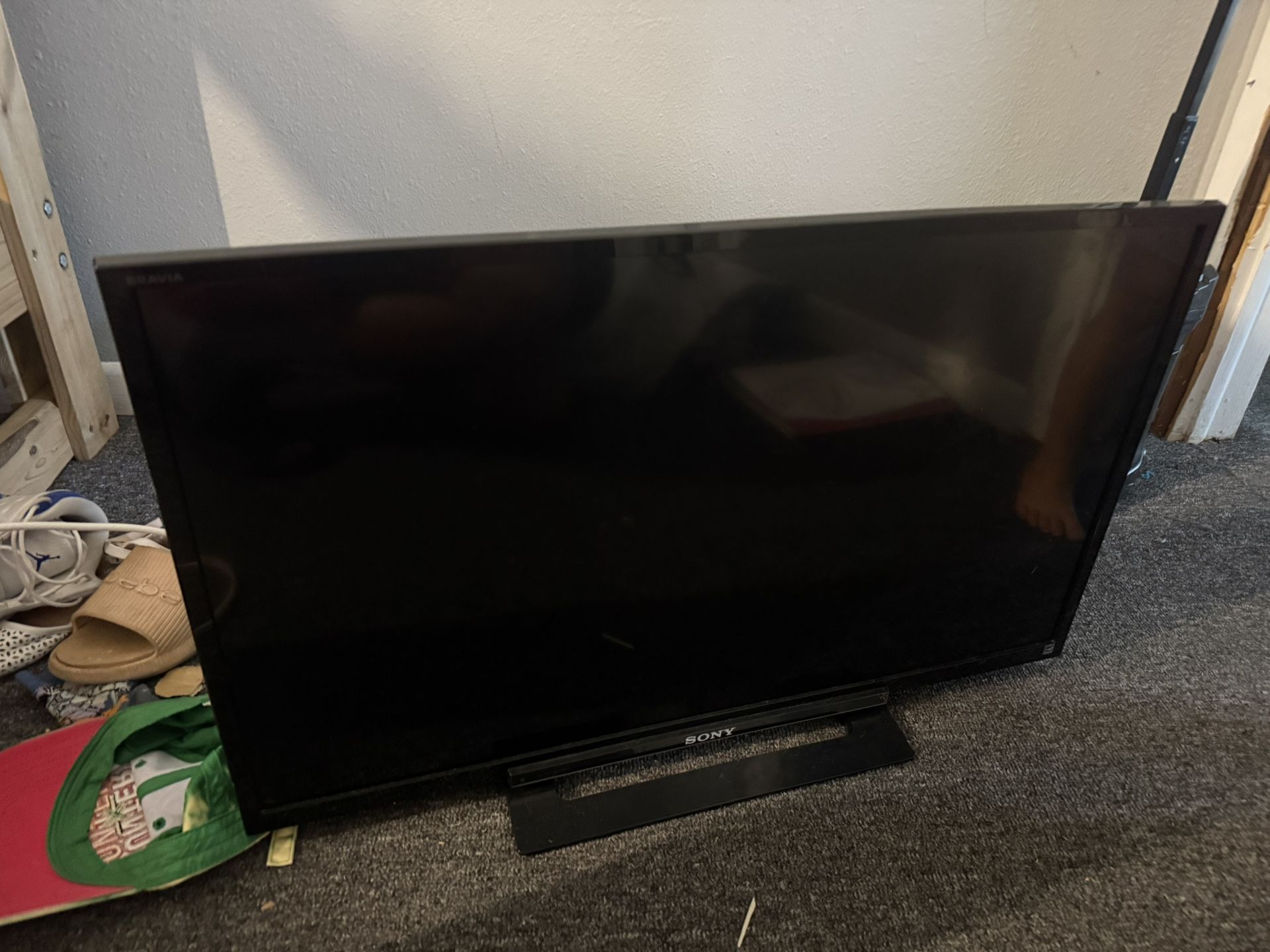 Sony 27” Flat Screen For Sale