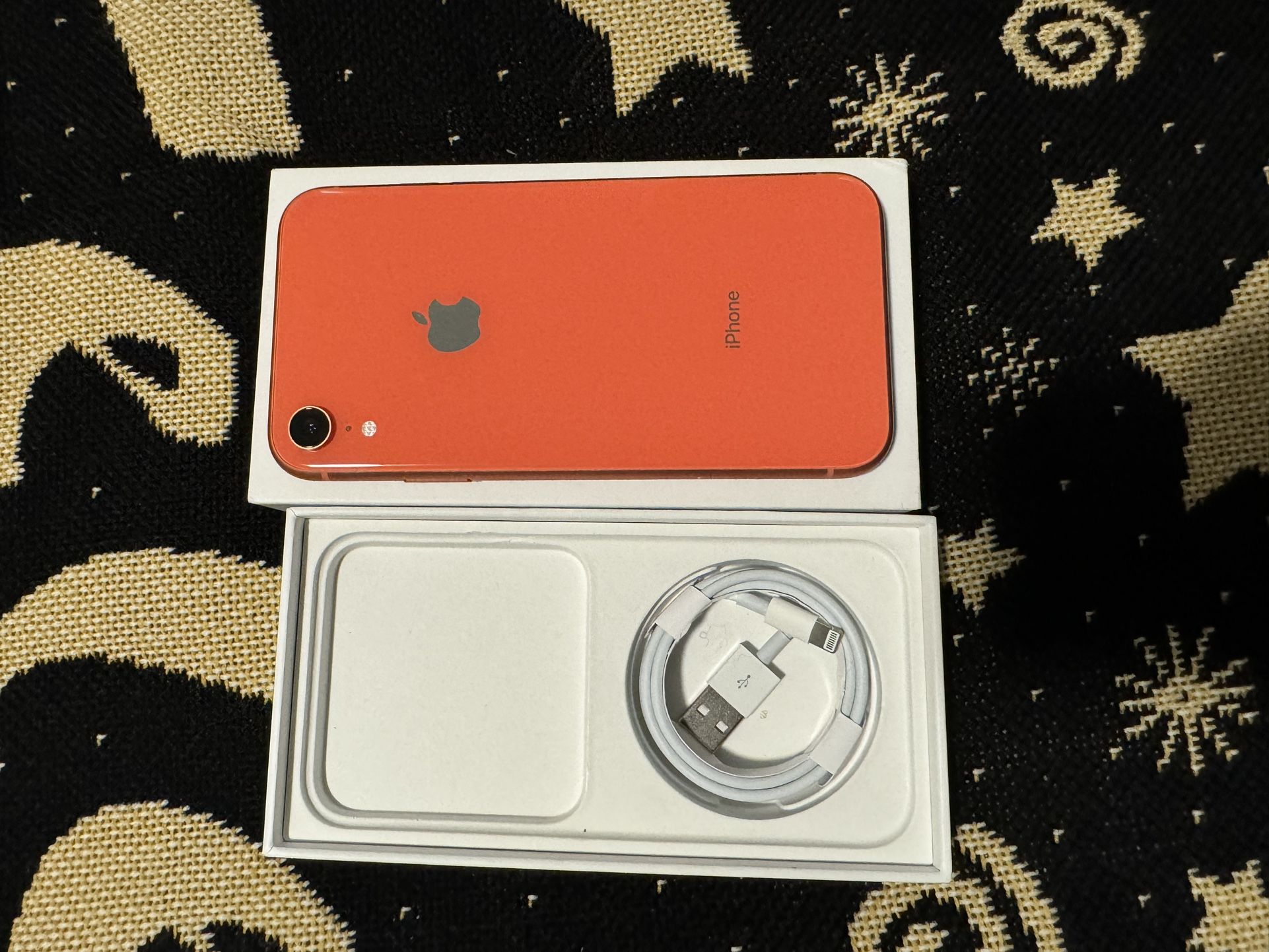 iPhone XR 64gb Unlocked Like New