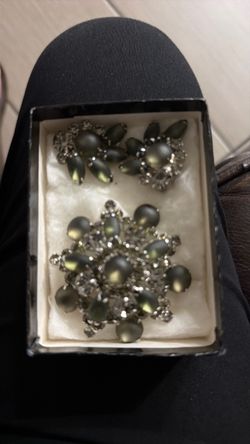 Vintage broch and earrings