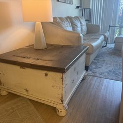 Wystfield Coffee Table with Lift Top