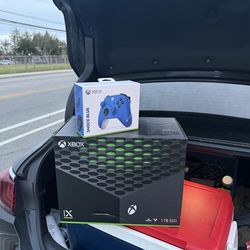 Xbox Series X 1TB w Extra Controller