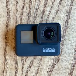 GoPro Hero 7 + SD Card + Remote + Accessories 