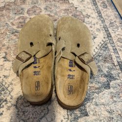 Women’s Birkenstock Clogs (Soft Footbed)