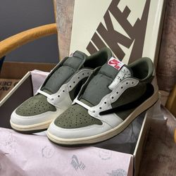 Travis Scott x Air Jordan 1 Low "Medium Olive" size 9.5