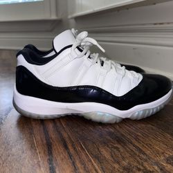 Jordan 11 Low “Iridescent”