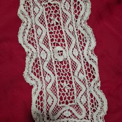 vintage doilie 21×9 1\2 inches