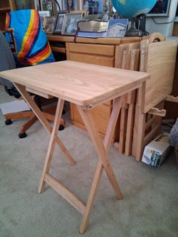 Dinner table foldable