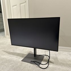 Selling HP Z27k G3 4K 27” monitor