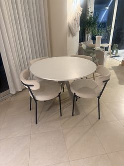 Table With 4 Chairs