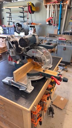 Bosch CM10GD dual bevel 10” miter saw